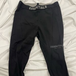 ESSENTIALS LEGGINGS